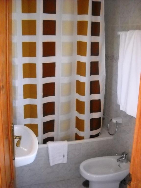 Pension El Pirineo Confrides Стая снимка